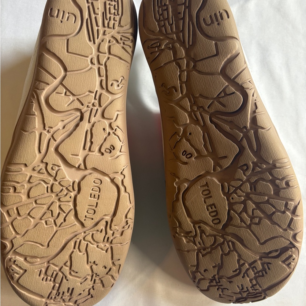 White Slip-On uin Cat and Floral Design Travel Shoes Size‎ 10.5 - Picture 5 of 6